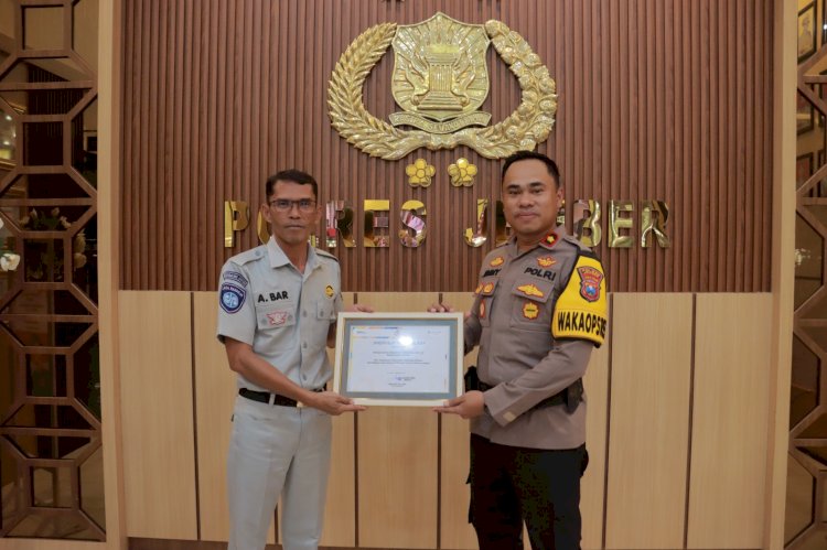 Cepat Dalam Penanganan Laka Lantas, Polres Jember Terima Penghargaan dari Jasa Raharja